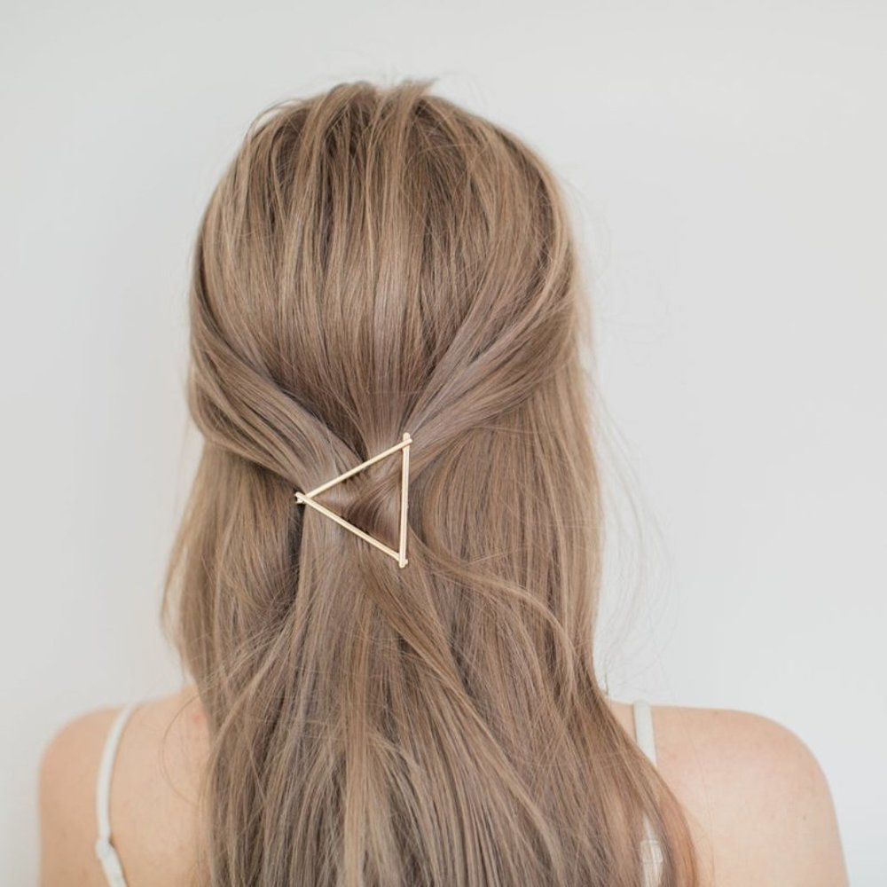 “3 Points" Minimalist Triangle Geometric Hair Clip - Picture 2 of 8